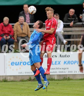 Fussball. Unterliga Ost. Ludmannsdorf gegen Sele Zell. Michael Augustin Jakopitsch (Ludmannsdorf), Toni Smrtnik (Sele Zell). Ludmannsdorf, 4.10.2015.
Foto: Kuess
---
pressefotos, pressefotografie, kuess, qs, qspictures, sport, bild, bilder, bilddatenbank