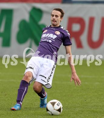 Fussball. Kaerntner Liga. SAK gegen Globasnitz. Mario Hutter (Globasnitz). Klagenfurt, 4.10.2015.
Foto: Kuess
---
pressefotos, pressefotografie, kuess, qs, qspictures, sport, bild, bilder, bilddatenbank