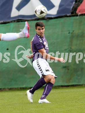 Fussball. Kaerntner Liga. SAK gegen Globasnitz. Anze Pesl (Globasnitz). Klagenfurt, 4.10.2015.
Foto: Kuess
---
pressefotos, pressefotografie, kuess, qs, qspictures, sport, bild, bilder, bilddatenbank