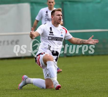 Fussball. Kaerntner Liga. SAK gegen Globasnitz. Darijo Biscan (SAK). Klagenfurt, 4.10.2015.
Foto: Kuess
---
pressefotos, pressefotografie, kuess, qs, qspictures, sport, bild, bilder, bilddatenbank