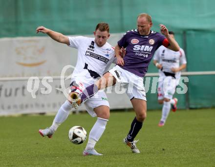 Fussball. Kaerntner Liga. SAK gegen Globasnitz. Darijo Biscan (SAK), Simon Sadjak (Globasnitz). Klagenfurt, 4.10.2015.
Foto: Kuess
---
pressefotos, pressefotografie, kuess, qs, qspictures, sport, bild, bilder, bilddatenbank