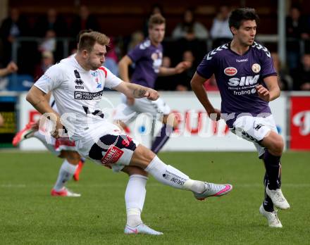 Fussball. Kaerntner Liga. SAK gegen Globasnitz. Darijo Biscan (SAK), Anze Pesl (Globasnitz). Klagenfurt, 4.10.2015.
Foto: Kuess
---
pressefotos, pressefotografie, kuess, qs, qspictures, sport, bild, bilder, bilddatenbank