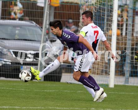 Fussball. Kaerntner Liga. SAK gegen Globasnitz. Darjan Aleksic (SAK), Anze Pesl (Globasnitz). Klagenfurt, 4.10.2015.
Foto: Kuess
---
pressefotos, pressefotografie, kuess, qs, qspictures, sport, bild, bilder, bilddatenbank