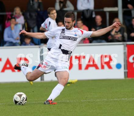 Fussball. Kaerntner Liga. SAK gegen Globasnitz. Patrick Lausegger (SAK). Klagenfurt, 4.10.2015.
Foto: Kuess
---
pressefotos, pressefotografie, kuess, qs, qspictures, sport, bild, bilder, bilddatenbank