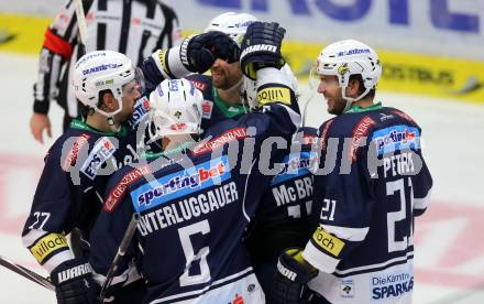 EBEL. Eishockey Bundesliga. EC VSV gegen HC Orli Znojmo. Torjubel Benjamin Petrik, Florian Muehlstein, Brock McBride, Eric Hunter, Gerhard Unterluggauer (VSV). Villach, am 27.9.2015.
Foto: Kuess 


---
pressefotos, pressefotografie, kuess, qs, qspictures, sport, bild, bilder, bilddatenbank