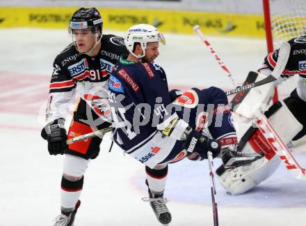 EBEL. Eishockey Bundesliga. EC VSV gegen HC Orli Znojmo. Matt Kelly,  (VSV), Martin Nemcik (Znojmo). Villach, am 27.9.2015.
Foto: Kuess 


---
pressefotos, pressefotografie, kuess, qs, qspictures, sport, bild, bilder, bilddatenbank