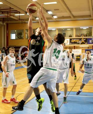 Basketball 2. Bundesliga 2015/16 Grunddurchgang 4.Runde. KOS Celovec gegen Basket Flames Wien.  Jan Brumnik, (KOS), Vladimir Gavranic (Basket Flames Wien). Klagenfurt, am 10.10.2015.
Foto: Kuess
---
pressefotos, pressefotografie, kuess, qs, qspictures, sport, bild, bilder, bilddatenbank