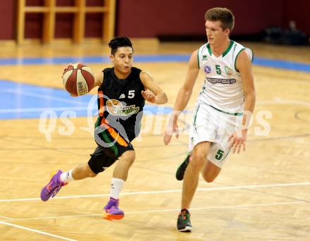 Basketball 2. Bundesliga 2015/16 Grunddurchgang 4.Runde. KOS Celovec gegen Basket Flames Wien.  Andi Smrtnik,  (KOS), Zadeh Mustafa Hassan (Basket Flames Wien). Klagenfurt, am 10.10.2015.
Foto: Kuess
---
pressefotos, pressefotografie, kuess, qs, qspictures, sport, bild, bilder, bilddatenbank