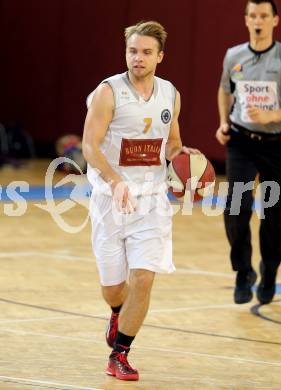 Basketball 2. Bundesliga 2015/16 Grunddurchgang 3.Runde. Woerthersee Piraten gegen Dragons St. Poelten. Tim Huber (Piraten). Klagenfurt, am 3.10.2015.
Foto: Kuess
---
pressefotos, pressefotografie, kuess, qs, qspictures, sport, bild, bilder, bilddatenbank