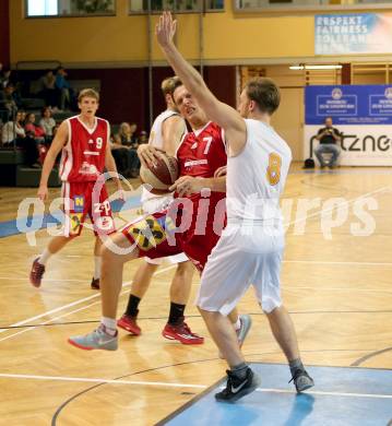 Basketball 2. Bundesliga 2015/16 Grunddurchgang 3.Runde. Woerthersee Piraten gegen Dragons St. Poelten. Sebastian Huber, (Piraten), Martin Speiser  (St. Poelten). Klagenfurt, am 3.10.2015.
Foto: Kuess
---
pressefotos, pressefotografie, kuess, qs, qspictures, sport, bild, bilder, bilddatenbank