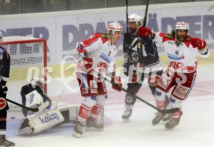 EBEL. Eishockey Bundesliga. EC VSV gegen KAC. Jean Philippe Lamoureux, Gerhard Unterluggauer,  (VSV), Torjubel Patrick Harand, Luke Walker (KAC). Villach, am 10.11.2015.
Foto: Kuess 


---
pressefotos, pressefotografie, kuess, qs, qspictures, sport, bild, bilder, bilddatenbank