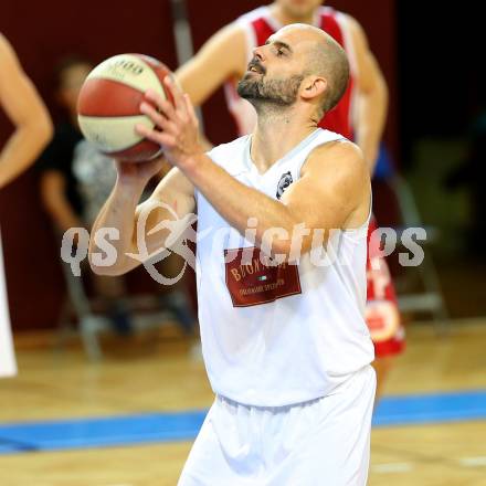 Basketball 2. Bundesliga 2015/16 Grunddurchgang 3.Runde. Woerthersee Piraten gegen Dragons St. Poelten. Joachim Buggelsheim (Piraten). Klagenfurt, am 3.10.2015.
Foto: Kuess
---
pressefotos, pressefotografie, kuess, qs, qspictures, sport, bild, bilder, bilddatenbank