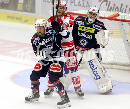 EBEL. Eishockey Bundesliga. EC VSV gegen KAC. MNico Brunner, Jean Philippe Lamoureux, (VSV), Stephan Geier (KAC). Villach, am 10.11.2015.
Foto: Kuess 


---
pressefotos, pressefotografie, kuess, qs, qspictures, sport, bild, bilder, bilddatenbank