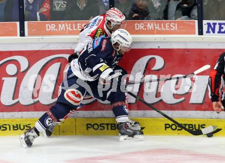 EBEL. Eishockey Bundesliga. EC VSV gegen KAC. Markus Schlacher,  (VSV), Daniel Ban (KAC). Villach, am 10.11.2015.
Foto: Kuess 


---
pressefotos, pressefotografie, kuess, qs, qspictures, sport, bild, bilder, bilddatenbank