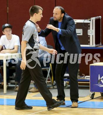 Basketball 2. Bundesliga 2015/16 Grunddurchgang 3.Runde. Woerthersee Piraten gegen Dragons St. Poelten. Trainer Jurica Smiljanic, Schiedsrichter (St. Poelten). Klagenfurt, am 3.10.2015.
Foto: Kuess
---
pressefotos, pressefotografie, kuess, qs, qspictures, sport, bild, bilder, bilddatenbank