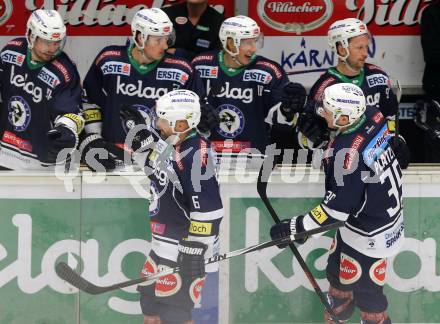 EBEL. Eishockey Bundesliga. EC VSV gegen KAC.  Torjubel Gerhard Unterluggauer, Patrick Platzer (VSV). Villach, am 10.11.2015.
Foto: Kuess 


---
pressefotos, pressefotografie, kuess, qs, qspictures, sport, bild, bilder, bilddatenbank