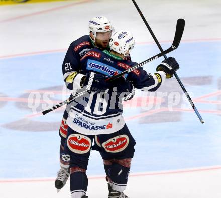 EBEL. Eishockey Bundesliga. EC VSV gegen KAC. Torjubel Benjamin Petrik, Daniel Nageler (VSV). Villach, am 10.11.2015.
Foto: Kuess 


---
pressefotos, pressefotografie, kuess, qs, qspictures, sport, bild, bilder, bilddatenbank