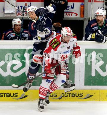 EBEL. Eishockey Bundesliga. EC VSV gegen KAC. Eric Hunter, (VSV), Jamie Lundmark (KAC). Villach, am 10.11.2015.
Foto: Kuess 


---
pressefotos, pressefotografie, kuess, qs, qspictures, sport, bild, bilder, bilddatenbank