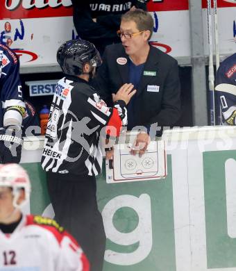 EBEL. Eishockey Bundesliga. EC VSV gegen KAC. Trainer Hannu Jaervenpaeae (VSV). Villach, am 10.11.2015.
Foto: Kuess 


---
pressefotos, pressefotografie, kuess, qs, qspictures, sport, bild, bilder, bilddatenbank