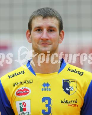 Volleyball. MEVZA. Aich/Dob. Portrait. Hruska Michal (Aich/Dob). Bleiburg, 14.10.2015.
Foto: Kuess
---
pressefotos, pressefotografie, kuess, qs, qspictures, sport, bild, bilder, bilddatenbank