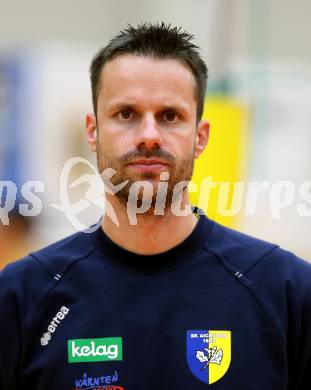 Volleyball. MEVZA. Aich/Dob. Portrait. Co-Trainer Miha Kosl (Aich/Dob). Bleiburg, 14.10.2015.
Foto: Kuess
---
pressefotos, pressefotografie, kuess, qs, qspictures, sport, bild, bilder, bilddatenbank