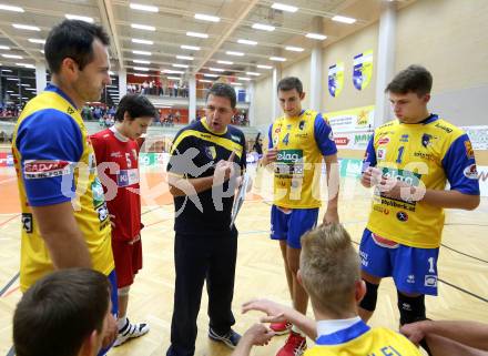 Volleyball. MEVZA. Aich/Dob gegen Mladost ZAGREB.  Trainer Hafner Matjaz (Aich/Dob). Bleiburg, 14.10.2015.
Foto: Kuess
---
pressefotos, pressefotografie, kuess, qs, qspictures, sport, bild, bilder, bilddatenbank