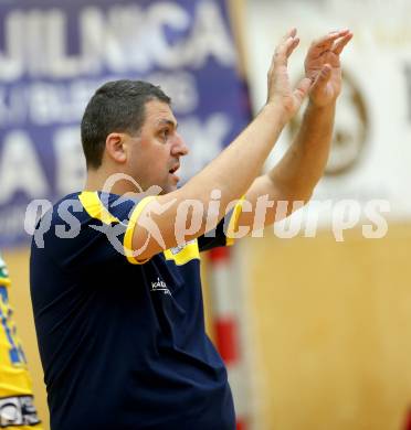 Volleyball. MEVZA. Aich/Dob gegen Mladost ZAGREB. Jubel Trainer Hafner Matjaz (Aich/Dob). Bleiburg, 14.10.2015.
Foto: Kuess
---
pressefotos, pressefotografie, kuess, qs, qspictures, sport, bild, bilder, bilddatenbank