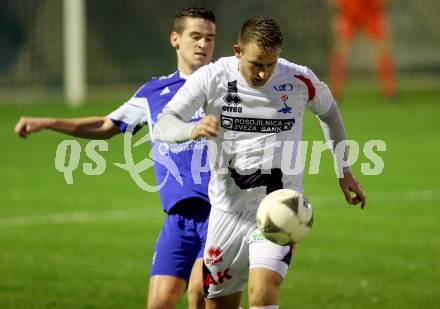 Fussball Kaerntner Liga. SAK gegen Treibach. Darijo Biscan,  (SAK), Hanno Ulrich Wachernig (Treibach). Welzenegg, am 16.10.2015.
Foto: Kuess
---
pressefotos, pressefotografie, kuess, qs, qspictures, sport, bild, bilder, bilddatenbank