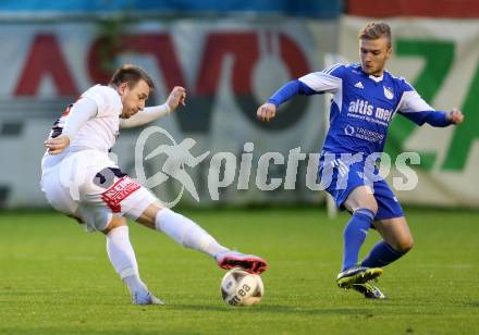 Fussball Kaerntner Liga. SAK gegen Treibach. Darijo Biscan (SAK), Michael Groinig (Treibach). Welzenegg, am 16.10.2015.
Foto: Kuess
---
pressefotos, pressefotografie, kuess, qs, qspictures, sport, bild, bilder, bilddatenbank