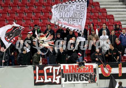 Fussball Sky go Erste Liga. SK Austria Klagenfurt gegen LASK Linz.    Fans (Linz). Klagenfurt, am 16.10.2015.
Foto: Kuess
---
pressefotos, pressefotografie, kuess, qs, qspictures, sport, bild, bilder, bilddatenbank