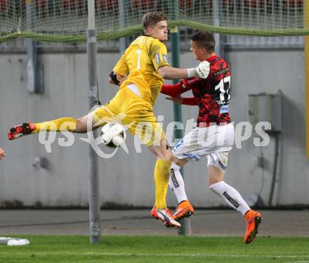 Fussball Sky go Erste Liga. SK Austria Klagenfurt gegen LASK Linz.    Filip Dmitrovic,  (Klagenfurt), Felix Luckeneder (Linz). Klagenfurt, am 16.10.2015.
Foto: Kuess
---
pressefotos, pressefotografie, kuess, qs, qspictures, sport, bild, bilder, bilddatenbank