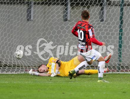 Fussball Sky go Erste Liga. SK Austria Klagenfurt gegen LASK Linz.    Filip Dmitrovic,  (Klagenfurt), Torjubel Nikola Dovedan (Linz). Klagenfurt, am 16.10.2015.
Foto: Kuess
---
pressefotos, pressefotografie, kuess, qs, qspictures, sport, bild, bilder, bilddatenbank