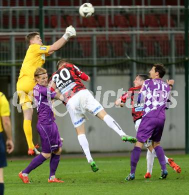 Fussball Sky go Erste Liga. SK Austria Klagenfurt gegen LASK Linz.    Filip Dmitrovic, Domonic Puercher,  (Klagenfurt), Stefan Hager (Linz). Klagenfurt, am 16.10.2015.
Foto: Kuess
---
pressefotos, pressefotografie, kuess, qs, qspictures, sport, bild, bilder, bilddatenbank