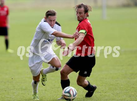 Fussball Kaerntner Liga. Maria Saal gegen Spittal. Roland Krenn, (Maria Saal),   Konstantin Kamnig (Spittal). Maria Saal, am 17.10.2015.
Foto: Kuess
---
pressefotos, pressefotografie, kuess, qs, qspictures, sport, bild, bilder, bilddatenbank