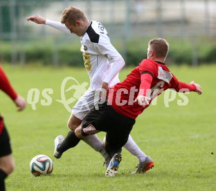 Fussball Kaerntner Liga. Maria Saal gegen Spittal. Kevin Puschl Schliefnig,  (Maria Saal), Daniel Urbas (Spittal). Maria Saal, am 17.10.2015.
Foto: Kuess
---
pressefotos, pressefotografie, kuess, qs, qspictures, sport, bild, bilder, bilddatenbank