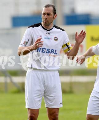 Fussball Kaerntner Liga. Maria Saal gegen Spittal. Daniel Trupp  (Spittal). Maria Saal, am 17.10.2015.
Foto: Kuess
---
pressefotos, pressefotografie, kuess, qs, qspictures, sport, bild, bilder, bilddatenbank