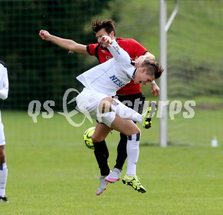 Fussball Kaerntner Liga. Maria Saal gegen Spittal. Zsolt Vari (Maria Saal), Konstantin Kamnig (Spittal). Maria Saal, am 17.10.2015.
Foto: Kuess
---
pressefotos, pressefotografie, kuess, qs, qspictures, sport, bild, bilder, bilddatenbank