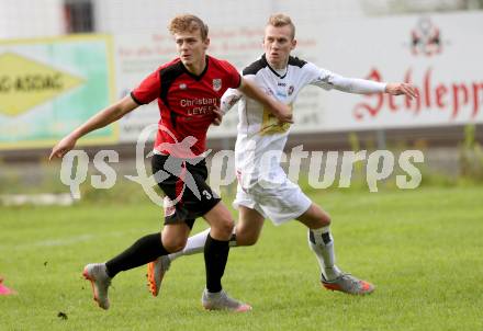 Fussball Kaerntner Liga. Maria Saal gegen Spittal. Florian Heinrich,  (Maria Saal), Daniel Urbas (Spittal). Maria Saal, am 17.10.2015.
Foto: Kuess
---
pressefotos, pressefotografie, kuess, qs, qspictures, sport, bild, bilder, bilddatenbank