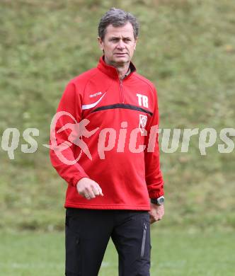 Fussball Kaerntner Liga. Maria Saal gegen Spittal.  Trainer Klaus Thuller  (Maria Saal). Maria Saal, am 17.10.2015.
Foto: Kuess
---
pressefotos, pressefotografie, kuess, qs, qspictures, sport, bild, bilder, bilddatenbank