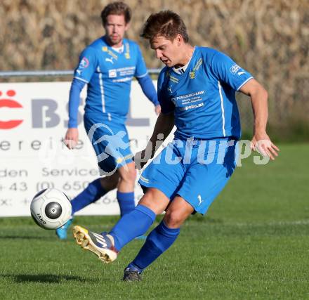 Fussball Unterliga Ost. Woelfnitz gegen Sele Zell.  Tomaz Kreutz (Sele Zell). Woelfnitz, am 17.10.2015.
Foto: Kuess
---
pressefotos, pressefotografie, kuess, qs, qspictures, sport, bild, bilder, bilddatenbank