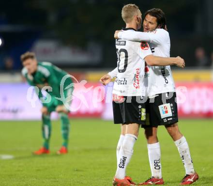 Fussball tipico Bundesliga. RZ Pellets WAC gegen SK Rapid Wien. Jubel Christoph Rabitsch, Nemanja Rnic (WAC). Wolfsberg, am 18.10.2015.
Foto: Kuess
---
pressefotos, pressefotografie, kuess, qs, qspictures, sport, bild, bilder, bilddatenbank