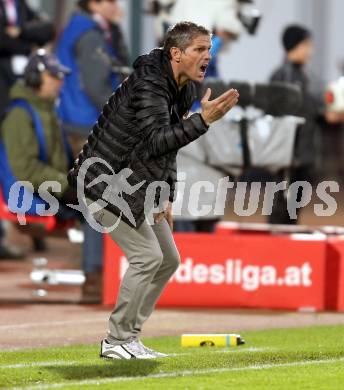 Fussball tipico Bundesliga. RZ Pellets WAC gegen SK Rapid Wien.  Trainer Dietmar Kuehbauer (WAC). Wolfsberg, am 18.10.2015.
Foto: Kuess
---
pressefotos, pressefotografie, kuess, qs, qspictures, sport, bild, bilder, bilddatenbank