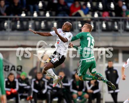 Fussball tipico Bundesliga. RZ Pellets WAC gegen SK Rapid Wien. De Oliveira Silvio Carlos,  (WAC), Srdan Grahovac (Rapid). Wolfsberg, am 18.10.2015.
Foto: Kuess
---
pressefotos, pressefotografie, kuess, qs, qspictures, sport, bild, bilder, bilddatenbank