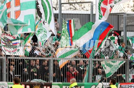 Fussball tipico Bundesliga. RZ Pellets WAC gegen SK Rapid Wien. Fans (Rapid). Wolfsberg, am 18.10.2015.
Foto: Kuess
---
pressefotos, pressefotografie, kuess, qs, qspictures, sport, bild, bilder, bilddatenbank