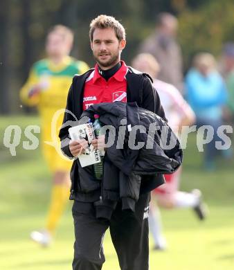 Fussball Unterliga Ost. St. Michael/Bleiburg gegen St. Andrae/Lav. Trainer Gernot Messner   (St. Andrae). St. Michael/Bleiburg, am 18.10.2015.
Foto: Kuess
---
pressefotos, pressefotografie, kuess, qs, qspictures, sport, bild, bilder, bilddatenbank