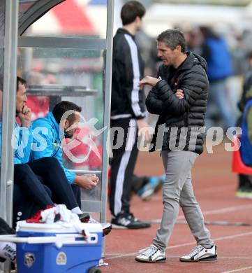 Fussball tipico Bundesliga. RZ Pellets WAC gegen SK Rapid Wien. Trainer Dietmar Kuehbauer (WAC). Wolfsberg, am 18.10.2015.
Foto: Kuess
---
pressefotos, pressefotografie, kuess, qs, qspictures, sport, bild, bilder, bilddatenbank