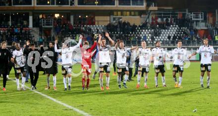 Fussball tipico Bundesliga. RZ Pellets WAC gegen SK Rapid Wien.  Jubel WAC. Wolfsberg, am 18.10.2015.
Foto: Kuess
---
pressefotos, pressefotografie, kuess, qs, qspictures, sport, bild, bilder, bilddatenbank