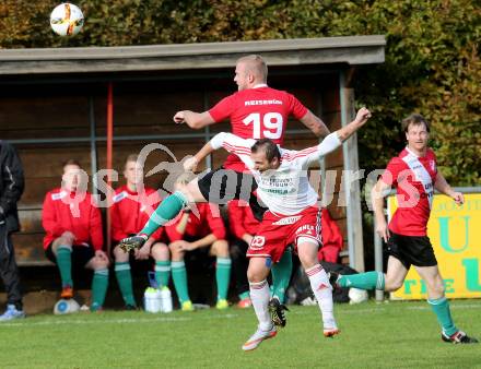 Fussball Unterliga Ost. St. Michael/Bleiburg gegen St. Andrae/Lav. Joachim Hannes Rossmann (St. Michael), Markus Graessl (St. Andrae). St. Michael/Bleiburg, am 18.10.2015.
Foto: Kuess
---
pressefotos, pressefotografie, kuess, qs, qspictures, sport, bild, bilder, bilddatenbank