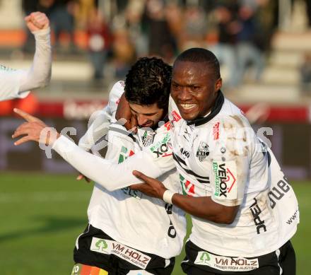 Fussball tipico Bundesliga. RZ Pellets WAC gegen SK Rapid Wien. Torjubel  Jacobo, Issiaka Ouedraogo (WAC). Wolfsberg, am 18.10.2015.
Foto: Kuess
---
pressefotos, pressefotografie, kuess, qs, qspictures, sport, bild, bilder, bilddatenbank