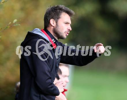 Fussball Unterliga Ost. St. Michael/Bleiburg gegen St. Andrae/Lav.  Trainer Gernot Messner  (St. Andrae). St. Michael/Bleiburg, am 18.10.2015.
Foto: Kuess
---
pressefotos, pressefotografie, kuess, qs, qspictures, sport, bild, bilder, bilddatenbank